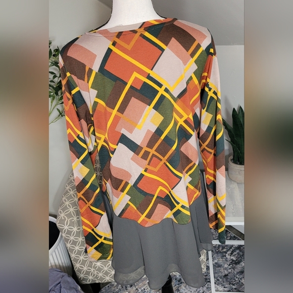 LOGO by Lori Goldstein Flowy Ruffle Top Shirt Blouse Olive Green Size M - Picture 4 of 6